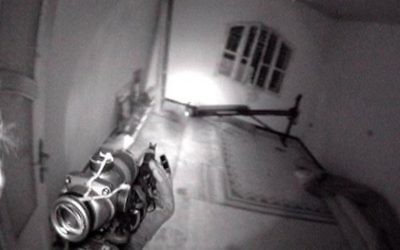 Le canon de l'arme d'un soldat des forces spéciales de Tsahal lors d'un raid en profondeur au Liban au cours de la seconde guerre du Liban (Crédit photo: IDF /Flash90)