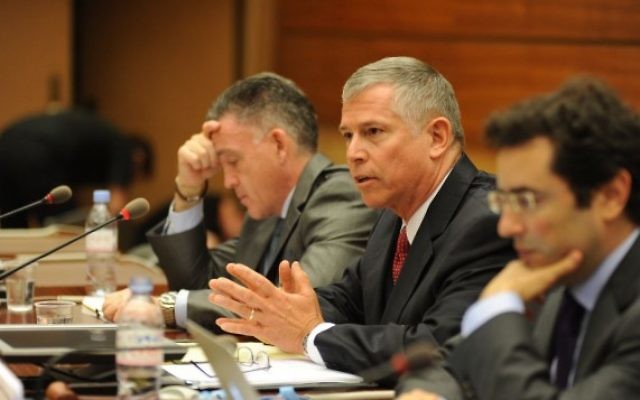 Le général Mike Jones devant le Conseil des droits de l'homme des Nations Unies, le 29 juin 2015 (Photo: Autorisation UN Watch / Oliver O'Hanlon)