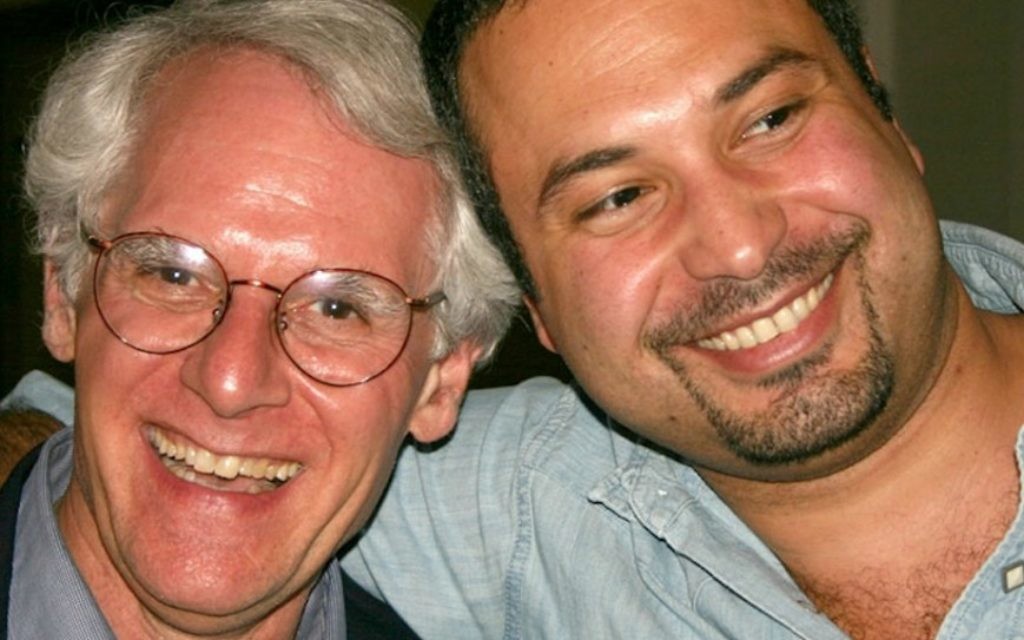 Pour Ahmed Ahmed et Rabbi Bob Alper, la paix n'est pas un sujet risible. (Théâtre anglais de Haïfa) Pour Ahmed Ahmed et Rabbi Bob Alper, la paix n'est pas un sujet risible. (Théâtre anglais de Haïfa)
