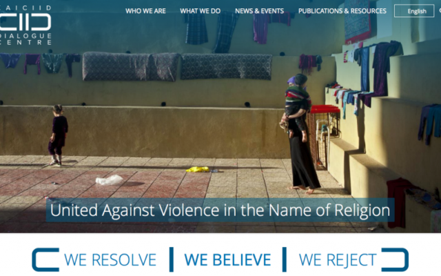 Capture d’écran de la page d'accueil du site kaiciid.org Capture d’écran de la page d'accueil du site kaiciid.org