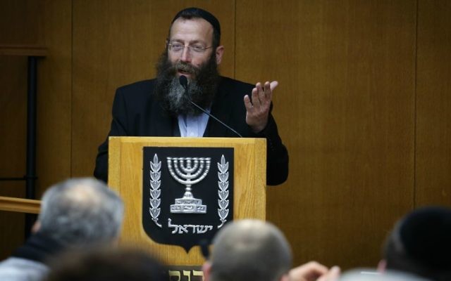 Baruch Marzel lors d'une session du comité central des élections de la Knesset, le 12 février 2015 (Crédit : Hadas Parush / Flash90) Baruch Marzel lors d'une session du comité central des élections de la Knesset, le 12 février 2015 (Crédit : Hadas Parush / Flash90)