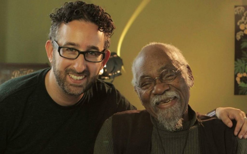 Le réalisateur Jeff Lieberman, à gauche, avec le musicien Emile Latimer, qui a collaboré avec Nina Simone. (Crédit : Cheryl Gorski/via JTA) Le réalisateur Jeff Lieberman, à gauche, avec le musicien Emile Latimer, qui a collaboré avec Nina Simone. (Crédit : Cheryl Gorski/via JTA)