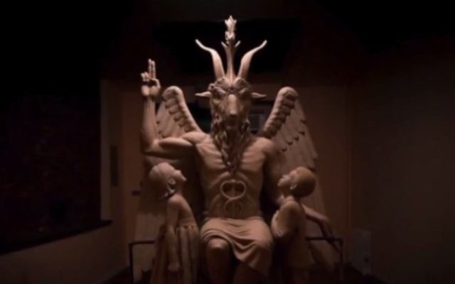 Illustration d'une statue de Satan exposée à Detroit (Crédit : capture d'écran YouTube) Illustration d'une statue de Satan exposée à Detroit (Crédit : capture d'écran YouTube)