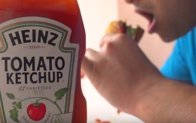 Ketchup Heinz (Capture d'écran YouTube screen) Ketchup Heinz (Capture d'écran YouTube screen)