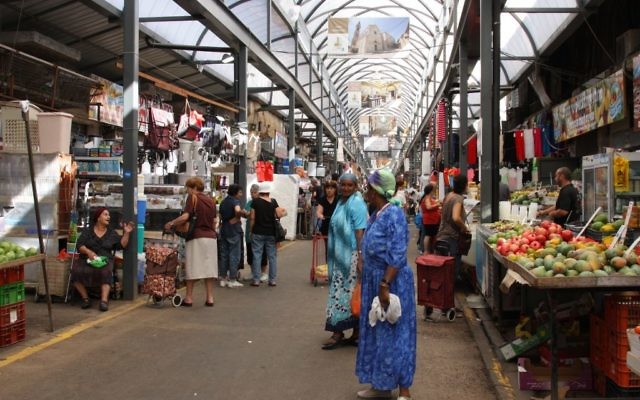 Le marché de Ramle (Crédit : Shmuel Bar-Am) Le marché de Ramle (Crédit : Shmuel Bar-Am)