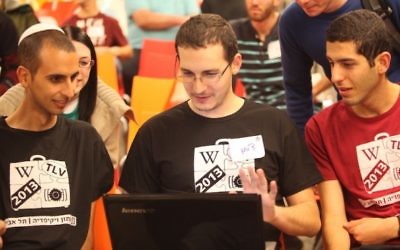 Participants à un récent hackathon Wikimedia israélien (Daniel Bar-On / Wikimedia Israël) Participants à un récent hackathon Wikimedia israélien (Daniel Bar-On / Wikimedia Israël)