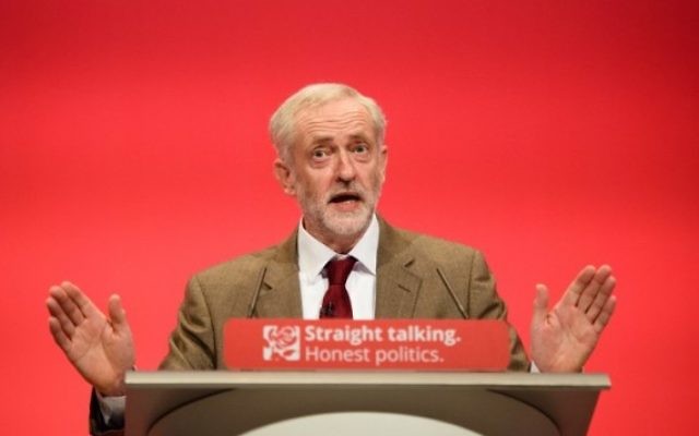 Le chef du Parti travailliste britannique Jeremy Corbyn pendant la conférence annuelle de son parti à Brighton, en Angleterre, le 29 septembre 2015. (Crédit : Leon Neal / AFP)
