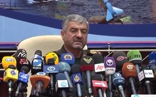 Le commandant des Gardiens de la Révolution iranienne, le général Mohammad Ali Jafari. (Crédit : capture d'écran YouTube/Press TV)