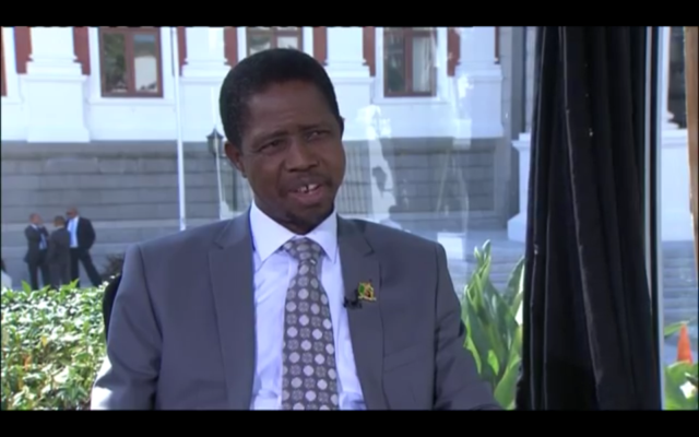 Le président de la Zambie, Edgar Lungu. Crédit : capture d'écran Youtube : President Edgar Lungu's visit to South Africa Le président de la Zambie, Edgar Lungu. Crédit : capture d'écran Youtube : President Edgar Lungu's visit to South Africa