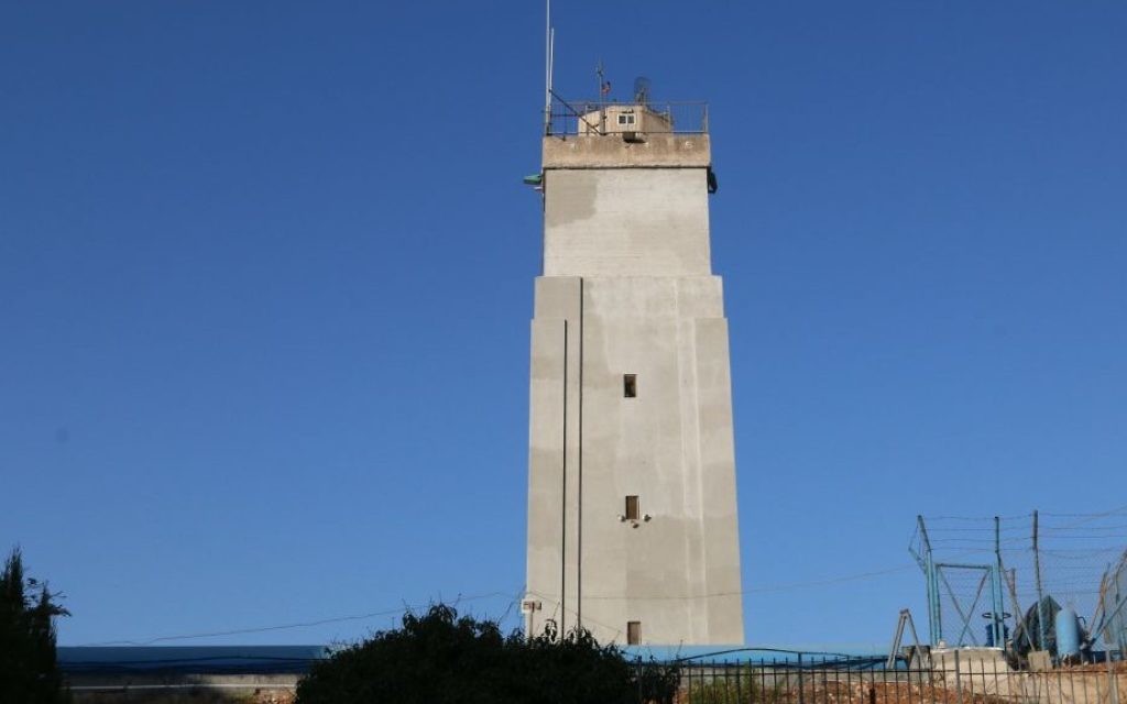 Le château d'eau Romema (Crédit : Shmuel Bar-Am)