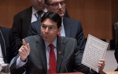 L'ambassadeur israélien Danny Danon aux Nations unies devant le Conseil de sécurité des Nations unies, le 22 octobre 2015 (Crédit : Mission permanente d'Israël auprès de l'ONU)