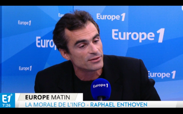 Raphael Enthoven dans l'ex-matinale de Thomas Sotto. (Crédit : Capture d'écran : Europe 1) Raphael Enthoven dans l'ex-matinale de Thomas Sotto. (Crédit : Capture d'écran : Europe 1)