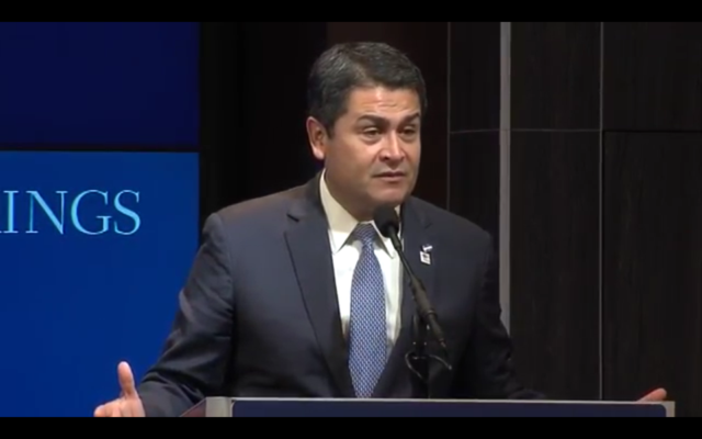 Crédit : YouTube/A conversation with President Juan Orlando Hernández of Honduras (Spanish) Crédit : YouTube/A conversation with President Juan Orlando Hernández of Honduras (Spanish)