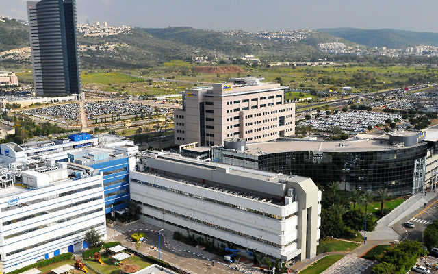 Matam situé à l'entrée sud de Haïfa, en Israël, est le plus grand et le plus ancien parc HiTech en Israël. Les bâtiments de Matam à l'avant de l'image sont ceux d'Intel et Elbit Systems (Crédit : Zvi Roger/Municipalité de HaÏfa/Creative Commons SA-3.0) Matam situé à l'entrée sud de Haïfa, en Israël, est le plus grand et le plus ancien parc HiTech en Israël. Les bâtiments de Matam à l'avant de l'image sont ceux d'Intel et Elbit Systems (Crédit : Zvi Roger/Municipalité de HaÏfa/Creative Commons SA-3.0)