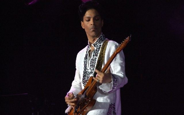 Prince au festival Coachella en 2008 (Crédit : Penner/Wikimedia/CC-SA 3.0) Prince au festival Coachella en 2008 (Crédit : Penner/Wikimedia/CC-SA 3.0)