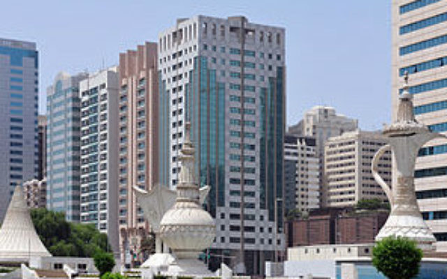 Abu Dhabi (Crédit : Wikimedia/CC BY 3.0/Ralf Roletschek)