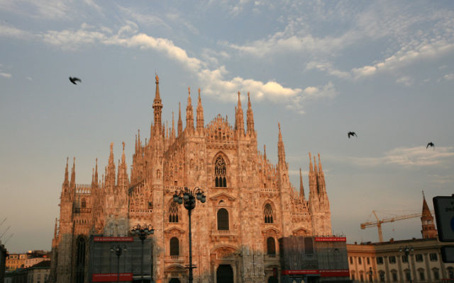 La cathédrale de Milan, (Duomo di Milano), le 11 août 2008 (Crédit : Chen Leopold / Flash90)