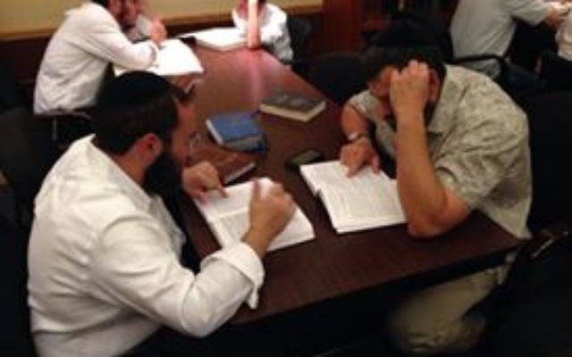 Des étudiants au centre Chabad de Boca Raton en Floride (Facebook) Des étudiants au centre Chabad de Boca Raton en Floride (Facebook)