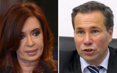 La présidente de l'argentine Cristina Kirchner (à gauche), à Buenos Aires, le 19 septembre 2012, et le défunt procureur de la République de l'Argentine, Alberto Nisman, (à droite), à Buenos Aires, le 20 mai 2009 (Crédit : Juan Mabromata / AFP)