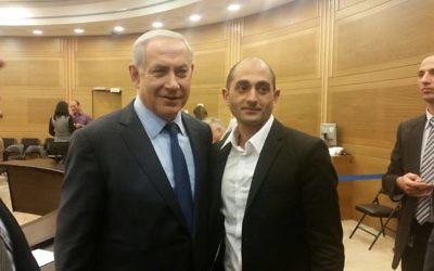 Benjamin Netanyahu et Yoni Zarka (Crédit : Yoni Zarka)