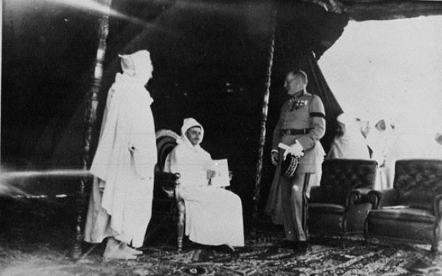 Roi Mohammed V et le Général Huré en 1932 (Crédit : Wikipédia) Roi Mohammed V et le Général Huré en 1932 (Crédit : Wikipédia)