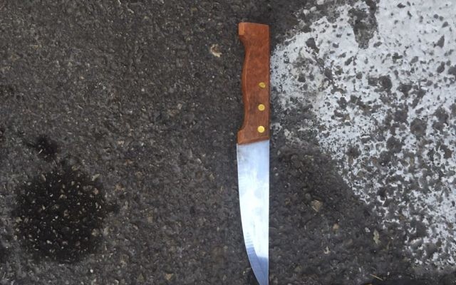 Le couteau de cuisine qui a servi à l'attaque du dimanche 27 décembre 2015 (Crédit : autorisation)