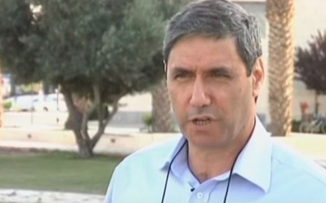 Le maire d'Afula Yitzhak Meron (Capture d'écran: YouTube / NEWSROOMNORTH1) Le maire d'Afula Yitzhak Meron (Capture d'écran: YouTube / NEWSROOMNORTH1)