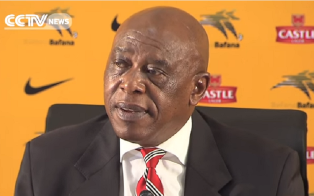 Tokyo Sexwale annonçant sa candidature à la présidence de la FIFA le 27 octobre 2015 (Crédit : Capture d'écran YouTube) Tokyo Sexwale annonçant sa candidature à la présidence de la FIFA le 27 octobre 2015 (Crédit : Capture d'écran YouTube)