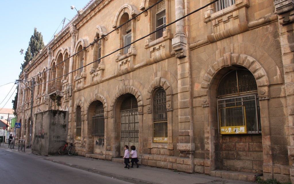 La maison Yehudayoff dans le quartier de Bukharim de Jérusalem (Crédit : Shmuel Bar-Am)