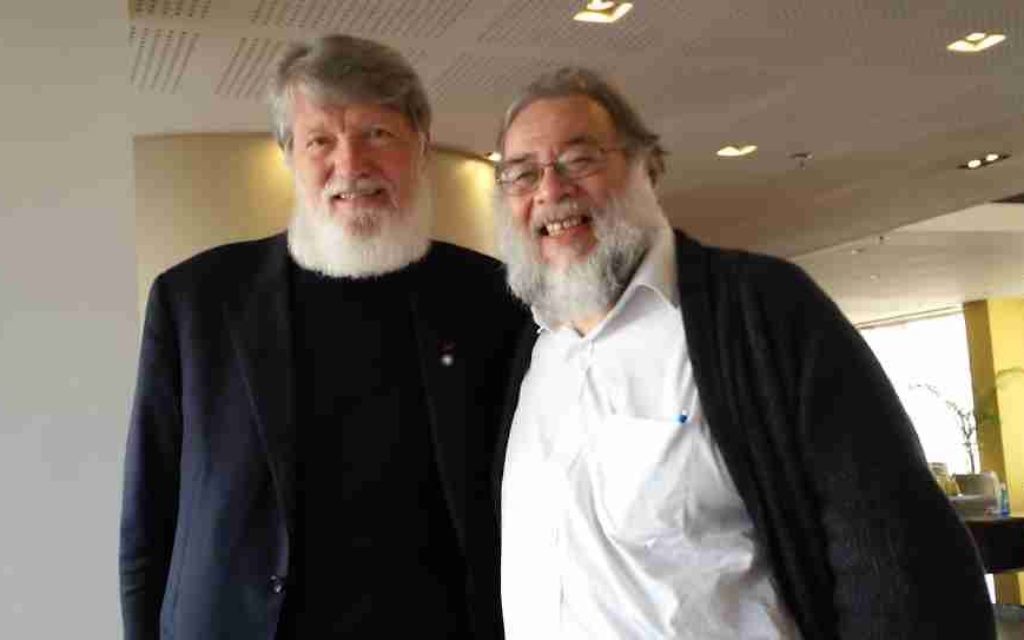 Pedro Opeka et Henri Cohen Solal (Crédit : Simona Weinglass/The Times of Israel)