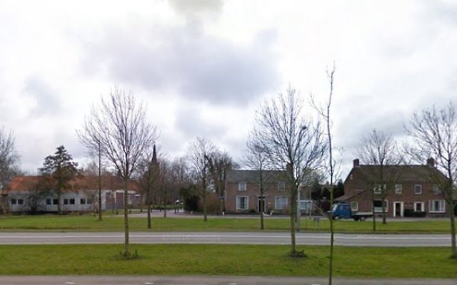Le village hollandais de Slootdorp, autrefois refuge des juifs fuyant les nazis, a été proposé comme hébergement aux réfugiés syriens et irakiens (Crédit : capture d'écran Google Maps) Le village hollandais de Slootdorp, autrefois refuge des juifs fuyant les nazis, a été proposé comme hébergement aux réfugiés syriens et irakiens (Crédit : capture d'écran Google Maps)