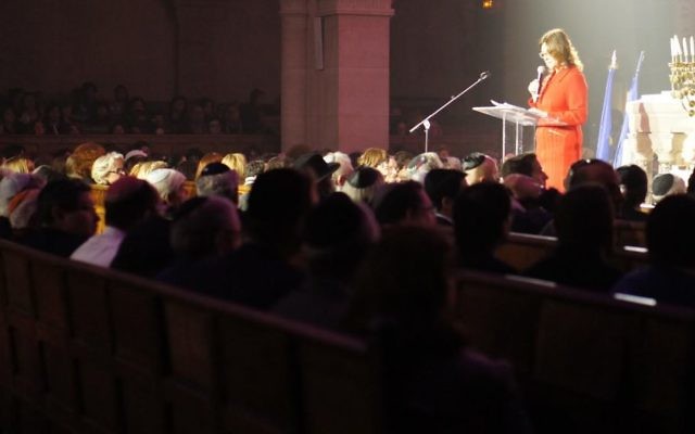 Aliza Bin-Noun au concert à la synagogue de la Victoire dédié aux victimes des attentats de l'Hyper Cacher de Vincennes, le 9 janvier dernier - 9 décembre 201( (Crédit : Eva Tapiero/Times of Israel) Aliza Bin-Noun au concert à la synagogue de la Victoire dédié aux victimes des attentats de l'Hyper Cacher de Vincennes, le 9 janvier dernier - 9 décembre 201( (Crédit : Eva Tapiero/Times of Israel)