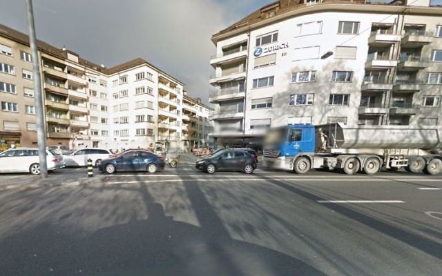 La zone autour d'une école juive de Zurich est fermée par la police pour une menace de sécurité, le 17 décembre 2015. (Crédit : capture d'écran Google Street View)
