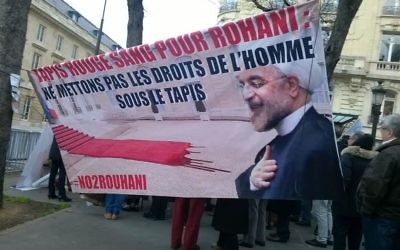 Manifestations des groupes Juifs contre la visite de Rouhani à Paris le 28 janvier 2016 (Crédit : Rina Bassist/Times of Israel staff)