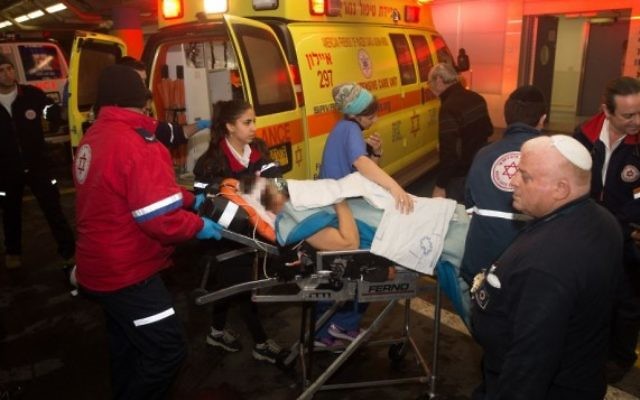Scène de l'attaque au couteau à Beit Horon le 25 janvier 2016 (Crédit : Yonathan Sindel/Flash 90) Scène de l'attaque au couteau à Beit Horon le 25 janvier 2016 (Crédit : Yonathan Sindel/Flash 90)