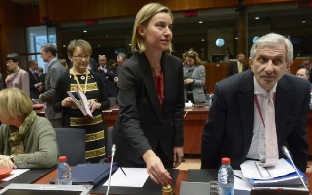 La responsable de la diplomatie de l'UE, Federica Mogherini, pendant un conseil des ministres des Affaires étrangères de l'UE à Bruxelles, le 18 janvier 2016. (Crédit : AFP / JOHN THYS)