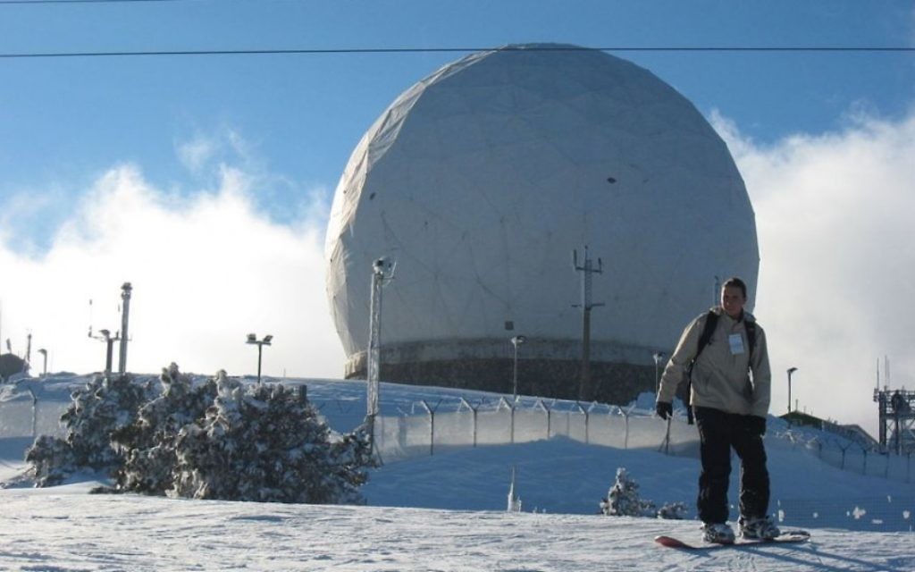 La base de Troodos de la Royal Air Force, à Chypre, d'où les Etats-Unis et le Royaume-Uni auraient piraté les communications de l'armée de l'air israélienne. (Crédit : Edi Weissmann, Amsterdam / Wikipedia) La base de Troodos de la Royal Air Force, à Chypre, d'où les Etats-Unis et le Royaume-Uni auraient piraté les communications de l'armée de l'air israélienne. (Crédit : Edi Weissmann, Amsterdam / Wikipedia)