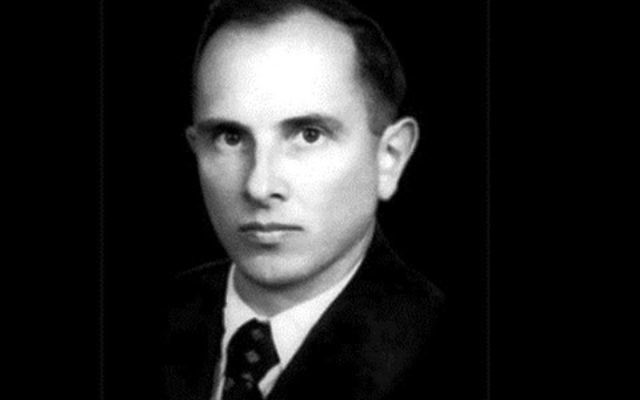 Stepan Bandera, personnage controversé en Ukraine où beaucoup le considèrent comme un héros national et symbole de la lutte pour l'indépendance de cette ex-république soviétique alors que d'autres l'accusent d'avoir collaboré avec les nazis.  (Crédit : capture d'écran YouTube/Pravda Report)