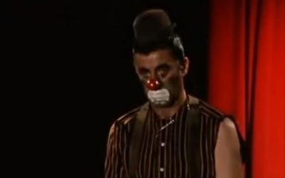 Une capture d'écran d'une scène de "The Day the Clown Cried," un film jamais sorti réalisé par le comédien Jerry Lewis (Crédit : Capture d'écran YouTube)