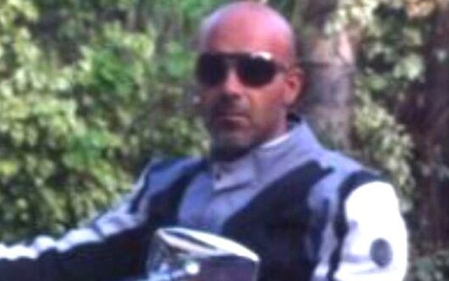 Ayman Shaaban, un chauffeur de taxi de 42 ans originaire de Lod qui a été assassiné à Tel Aviv vendredi dans des circonstances peu claires (Crédit : Deuxième chaîne / capture d'écran)