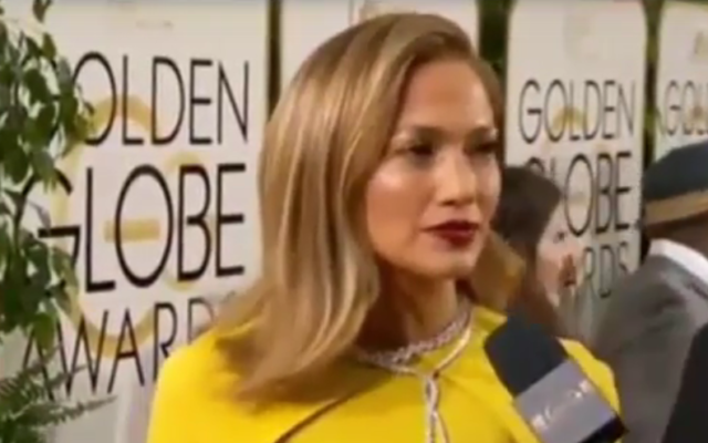 Jennifer Lopez au Golden Globes 2016. (Crédit : Capture d'écran YouTube) Jennifer Lopez au Golden Globes 2016. (Crédit : Capture d'écran YouTube)
