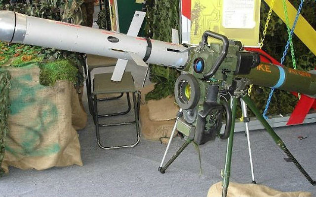 Un missile antichar Spike (Crédit : Wikimedia Commons, CC BY 3.0, Dave 1185)