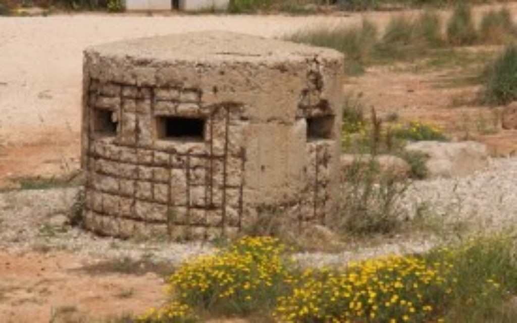 Mystérieuse "casemate" au port de Tel Aviv. (Crédit : Shmuel Bar-Am)