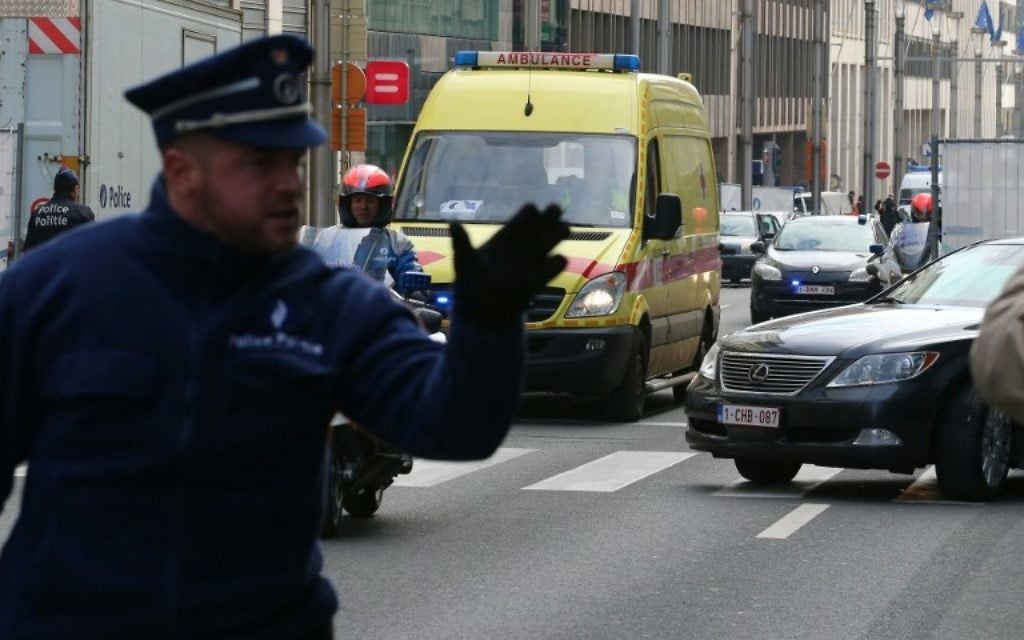Rue de la Loi près de la station de métro Maalbeek à Bruxelles, le 22 mars 2016 (Crédit : AFP / Belga / NICOLAS MAETERLINCK / Belgium OUT) Rue de la Loi près de la station de métro Maalbeek à Bruxelles, le 22 mars 2016 (Crédit : AFP / Belga / NICOLAS MAETERLINCK / Belgium OUT)