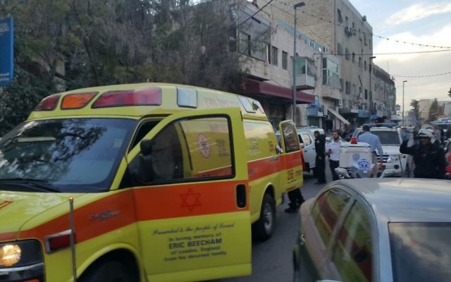 Scène de la fusillade à Jérusalem, le 8 mars 2016 (Crédit : United Hatzalah)