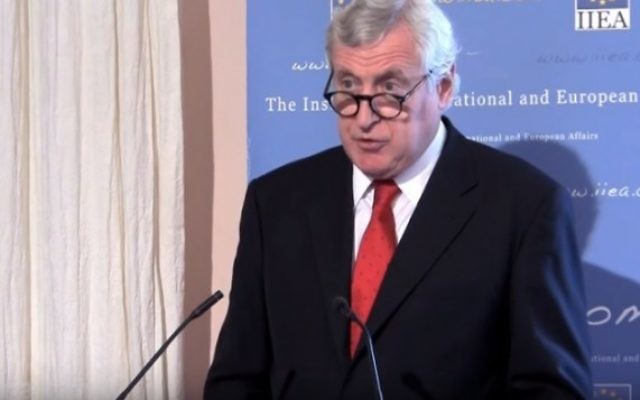 Pierre Vimont, envoyé spécial de la France pour l'initiative de paix. (Crédit : capture d'écran YouTube) Pierre Vimont, envoyé spécial de la France pour l'initiative de paix. (Crédit : capture d'écran YouTube)