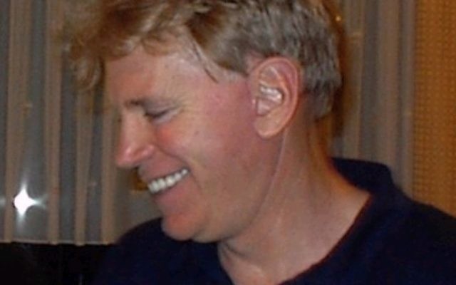 David Duke, ancien représentant du KKK, leader de la suprématie blanche, en Allemagne en 2002. (Crédit : Aubignosc, CC BY-SA 3.0, via WikiCommons)