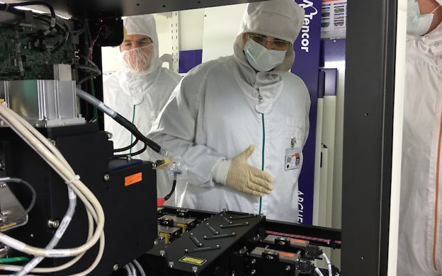 A l'intérieur d'une machine de superposition de métrologie chez KLA-Tencor (Crédit : Autorisation)