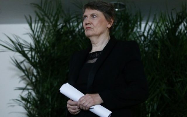 L'ancienne Première ministre de Nouvelle-Zélande, Helen Clark, avant une conférence de presse à la mission permanente de Nouvelle-Zélande aux Nations unies, à New York, le 4 avril 2016. (Crédit : AFP / KENA BETANCUR)
