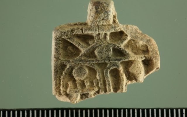 Une amulette égyptienne de 3 200 ans retrouvée à Jérusalem. (Crédit: Zachi Dvira) Une amulette égyptienne de 3 200 ans retrouvée à Jérusalem. (Crédit: Zachi Dvira)